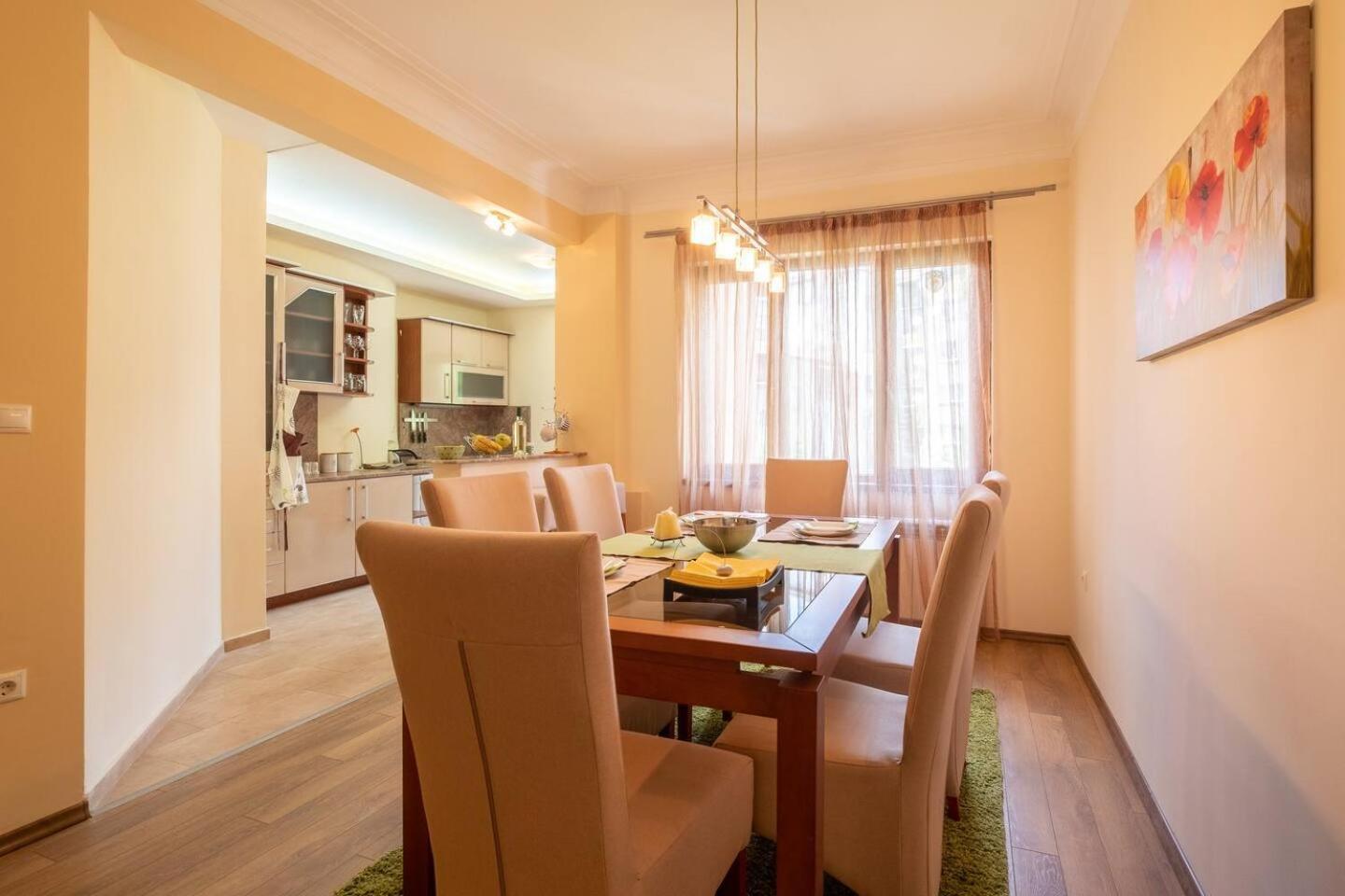 Top Pick! Central Spacious 2 Bedroom Apartment Sofia Exterior photo